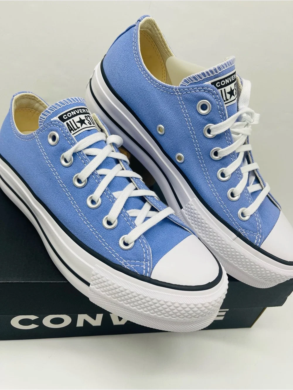 Converse CTAS Lift Ox Platform Sneakers Very Peri White Black A16105F NWT